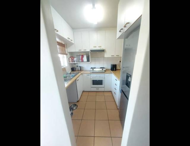 2 BEDROOM PROPERTY TO RENT IN BLOUBERGSTRAND